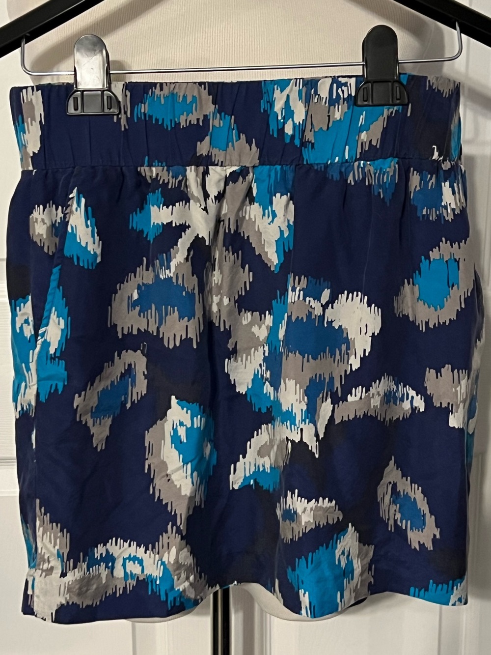 NWOT Ann Taylor LOFT Navy Abstract Print Skirt with Multi Color Accents
